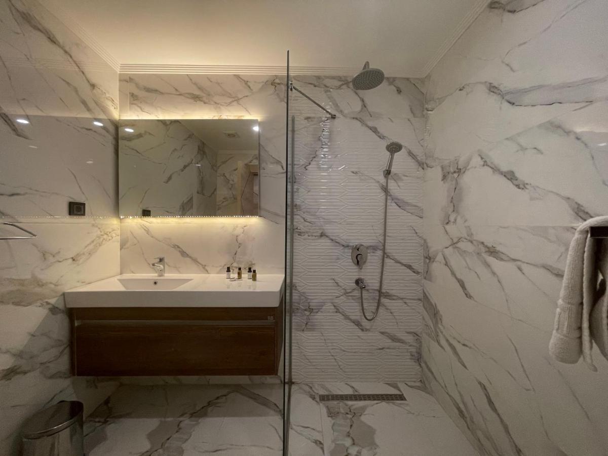 Готель Le Luxe & 5*